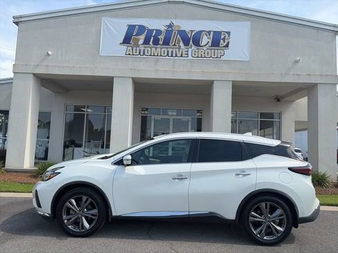 Used 2019 Nissan Murano Platinum w/ Cargo Package FWD image 2