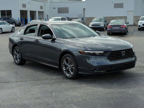 Used 2023 Honda Accord EX image 3