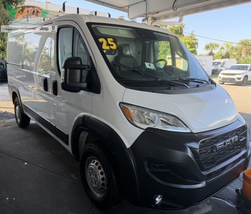 Used 2025 RAM ProMaster 2500 w/ Safety Group FWD image 1