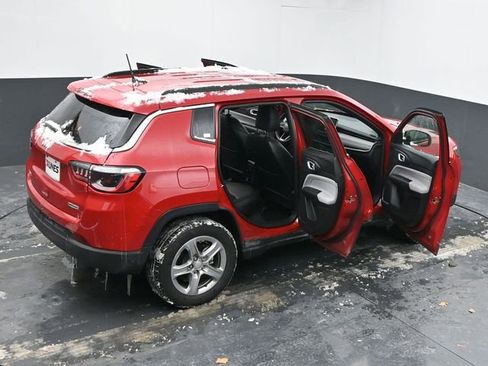 Used 2024 Jeep Compass Latitude image 63