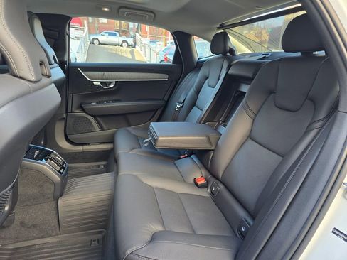 New 2025 Volvo S90 B6 Plus w/ Protection Package Premier image 17