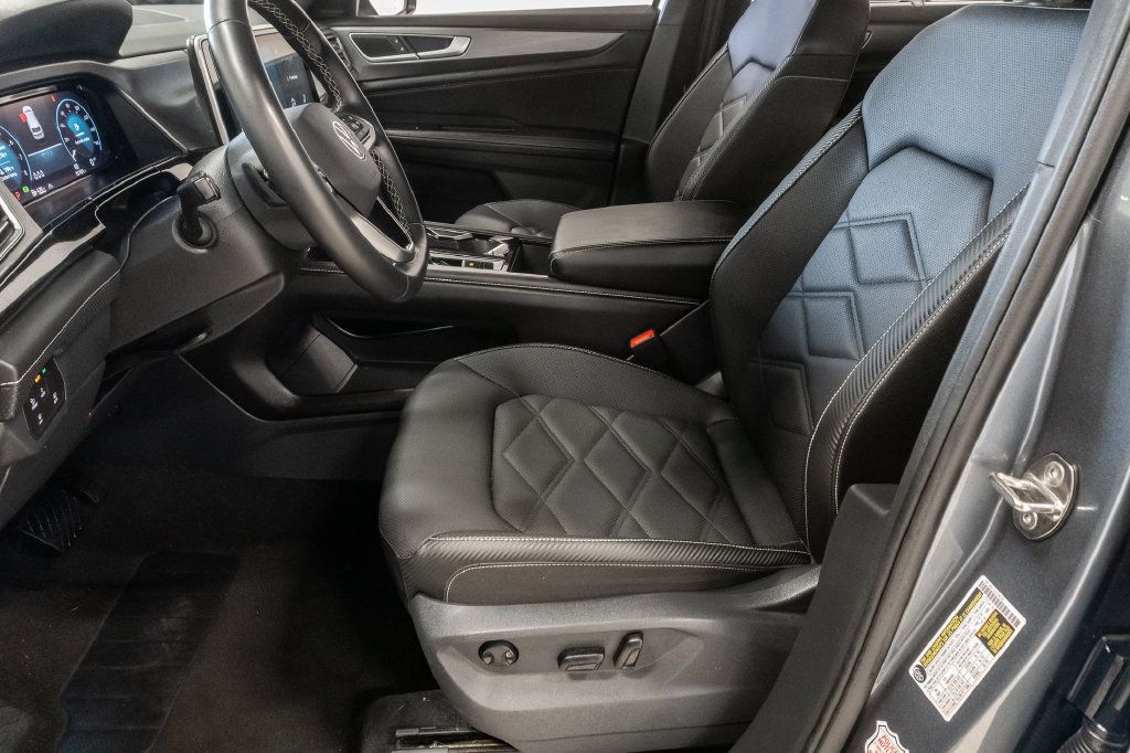 Used 2025 Volkswagen Atlas Cross Sport SE AWD/4WD image 10