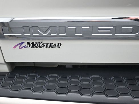 Used 2017 RAM 2500 Limited image 15