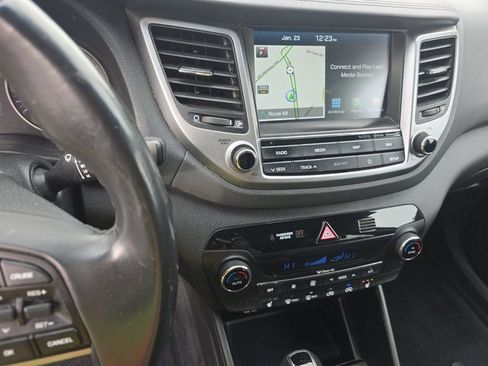 Used 2018 Hyundai Tucson SEL Plus image 6