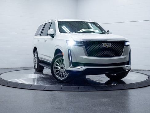 Used 2022 Cadillac Escalade Premium Luxury image 4