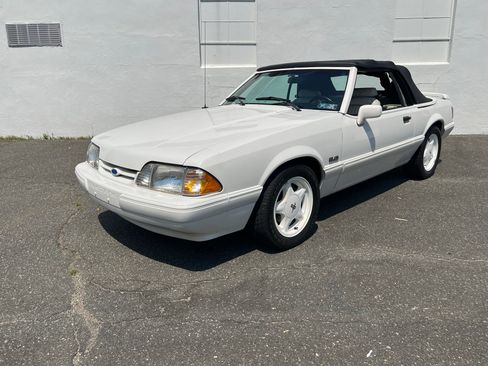 Used 1993 Ford Mustang LX RWD image 9