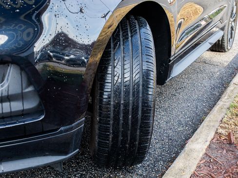 Used 2022 Ford Edge SE w/ Black Appearance Package image 9