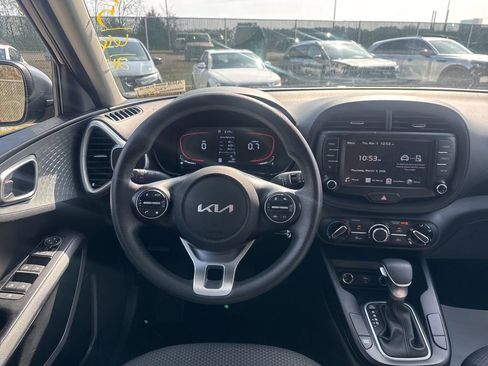 Used 2024 Kia Soul LX w/ Option Group 015 image 18