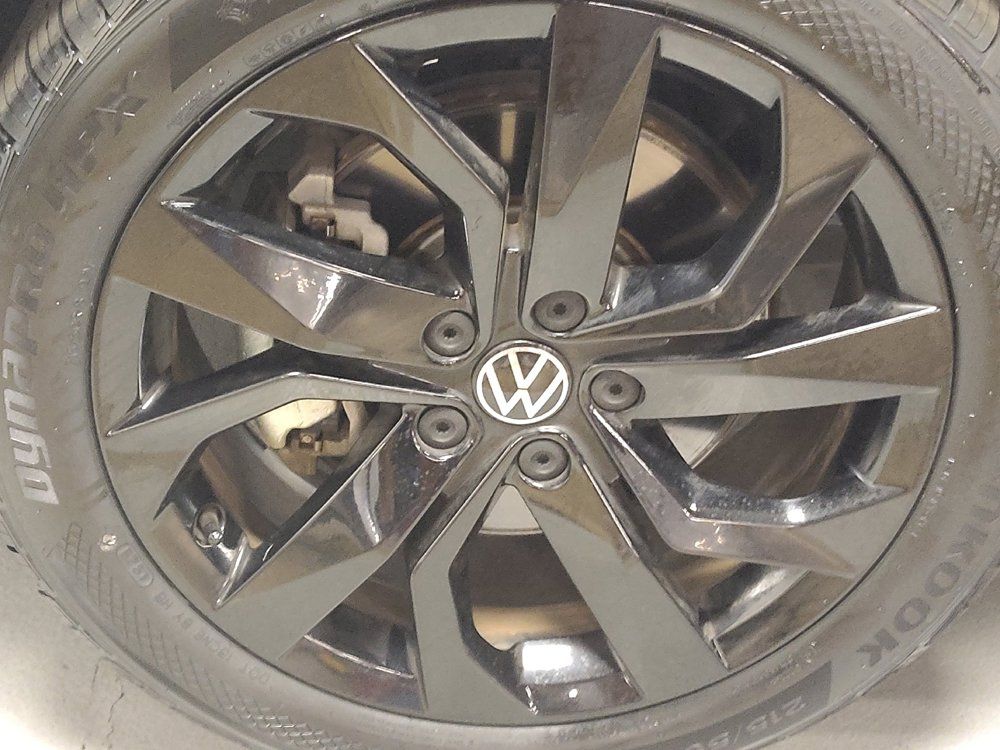Used 2022 Volkswagen Taos SE FWD image 31