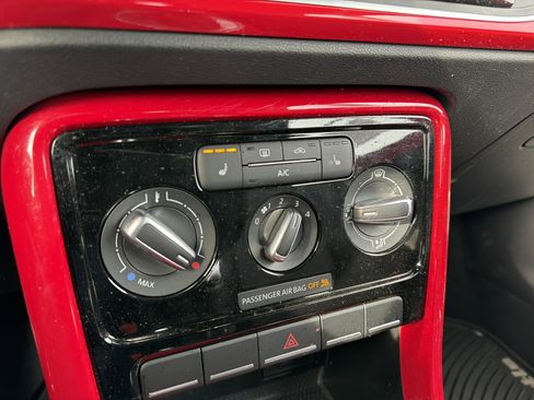 Used 2019 Volkswagen Beetle 2.0T S image 20