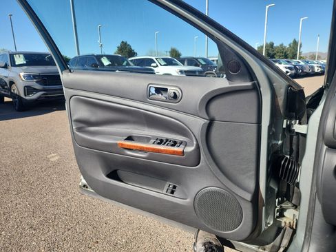 Used 2004 Volkswagen Passat GLX image 13