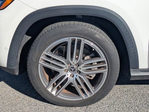 Used 2021 Mercedes-Benz GLS 450 4MATIC image 3