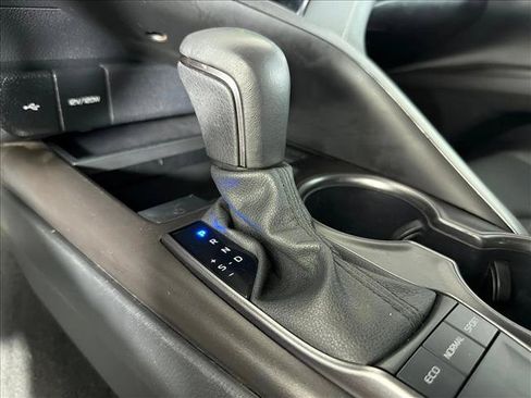 Used 2024 Toyota Camry SE FWD image 30