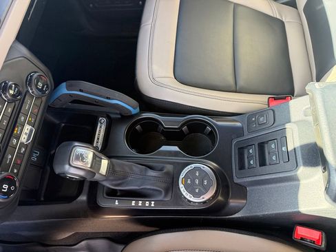 Used 2023 Ford Bronco Wildtrak AWD/4WD image 13