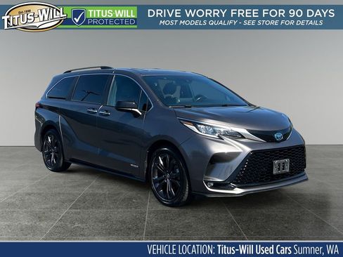 Used 2021 Toyota Sienna XSE w/ XSE Plus Package FWD image 1