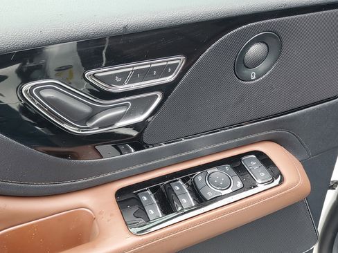 New 2026 Lincoln Aviator Reserve w/ Jet Appearance Package AWD/4WD image 8