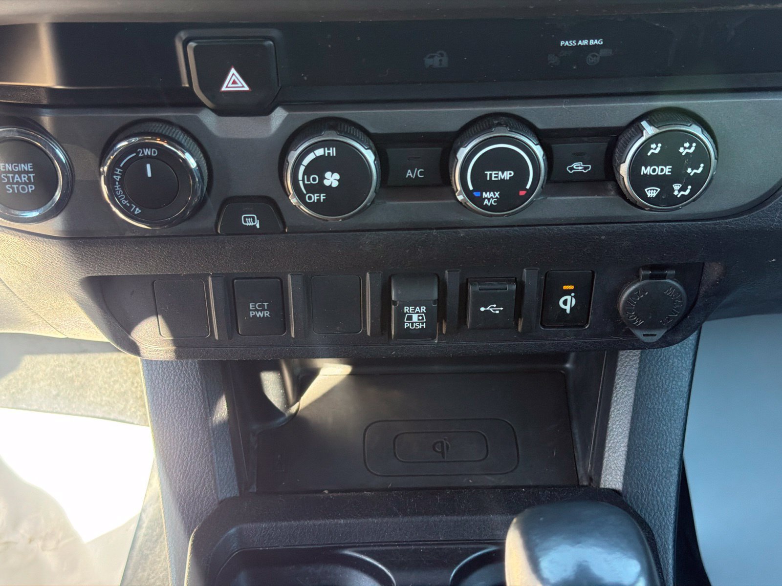 Used 2020 Toyota Tacoma TRD Sport AWD/4WD image 15