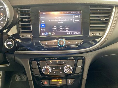 Certified 2022 Buick Encore Preferred image 38