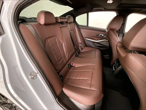 Used 2025 BMW 330i Sedan w/ M Sport Package image 33