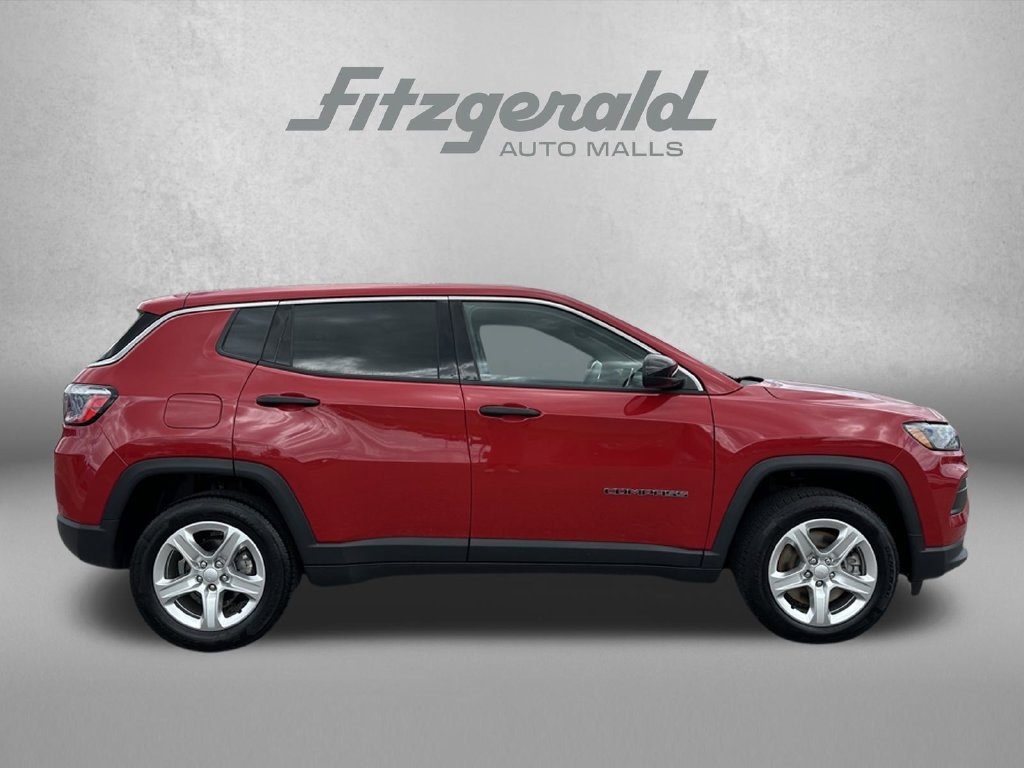 Used 2023 Jeep Compass Sport AWD/4WD image 4