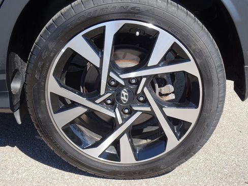 Used 2023 Hyundai Kona Limited AWD/4WD image 27