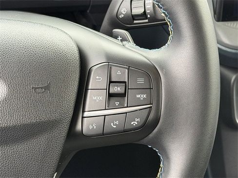 Used 2025 Ford Maverick Lobo image 15