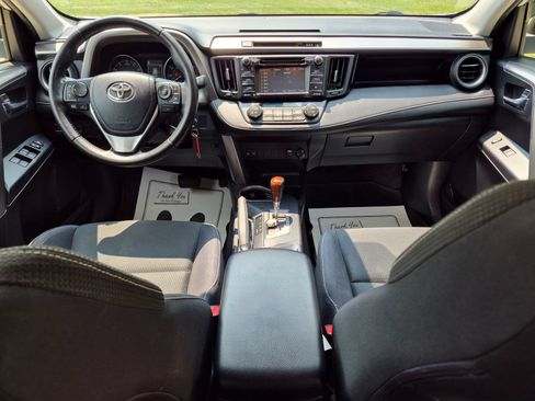 Used 2017 Toyota RAV4 XLE AWD/4WD image 23