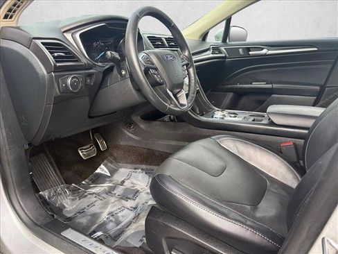 Used 2018 Ford Fusion Titanium image 11