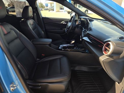 Certified 2025 Chevrolet Trax RS w/ Sunroof Package image 16
