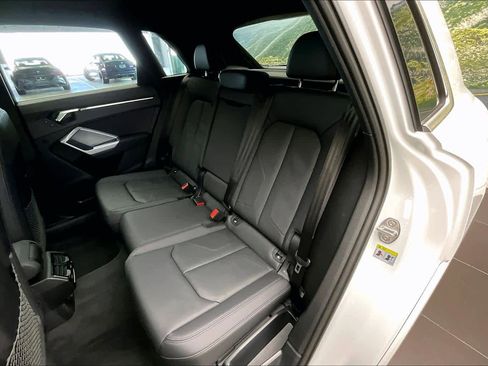 Certified 2025 Audi Q3 2.0T Premium w/ Convenience Package AWD/4WD image 21