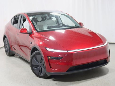 Used 2026 Tesla Model Y AWD image 6