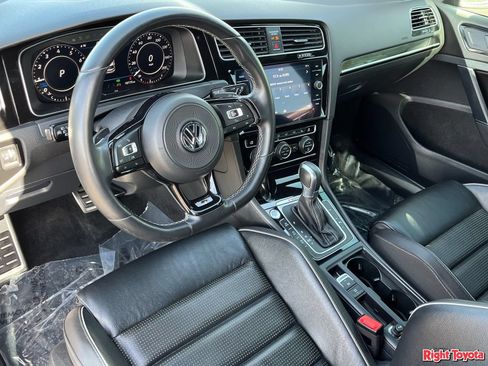 Used 2018 Volkswagen Golf R 4-Door AWD/4WD image 19