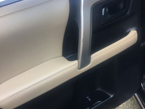 Used 2013 Toyota 4Runner Limited image 11