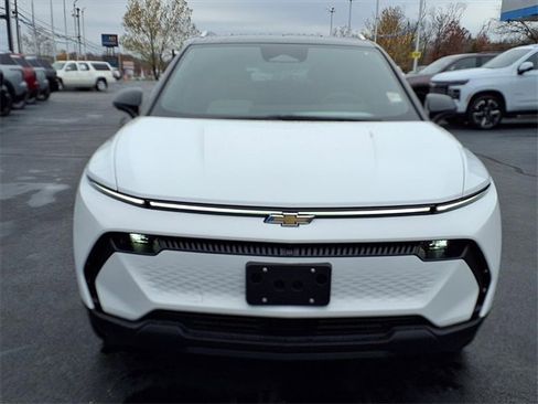 New 2026 Chevrolet Equinox EV LT image 15