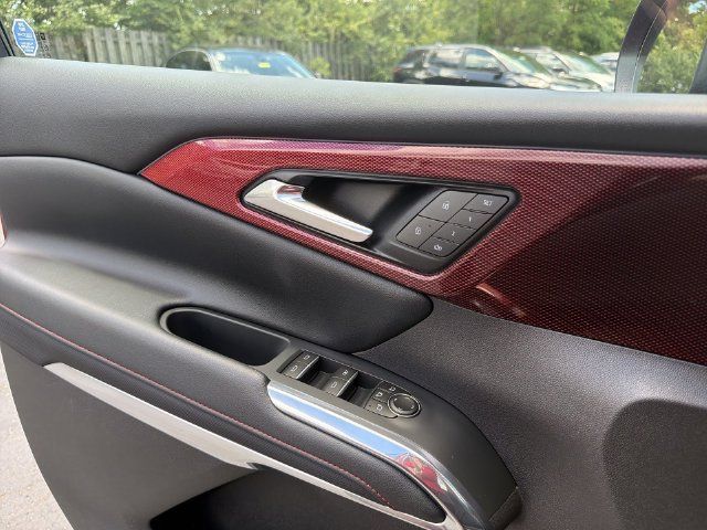 Certified 2026 Chevrolet Traverse RS w/ LPO, Floor Liner Package AWD/4WD image 25