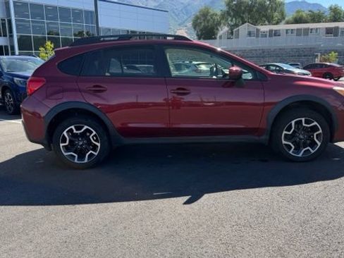 Used 2017 Subaru Crosstrek 2.0i Premium w/ Moonroof Package AWD/4WD image 2