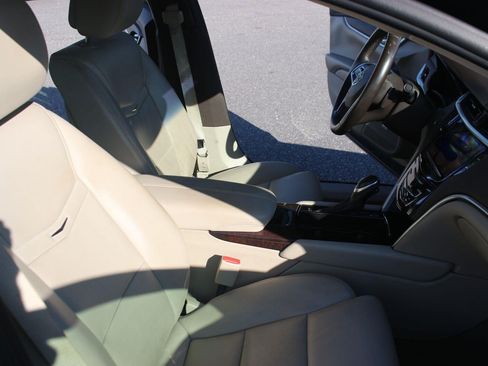 Used 2013 Cadillac XTS FWD image 27