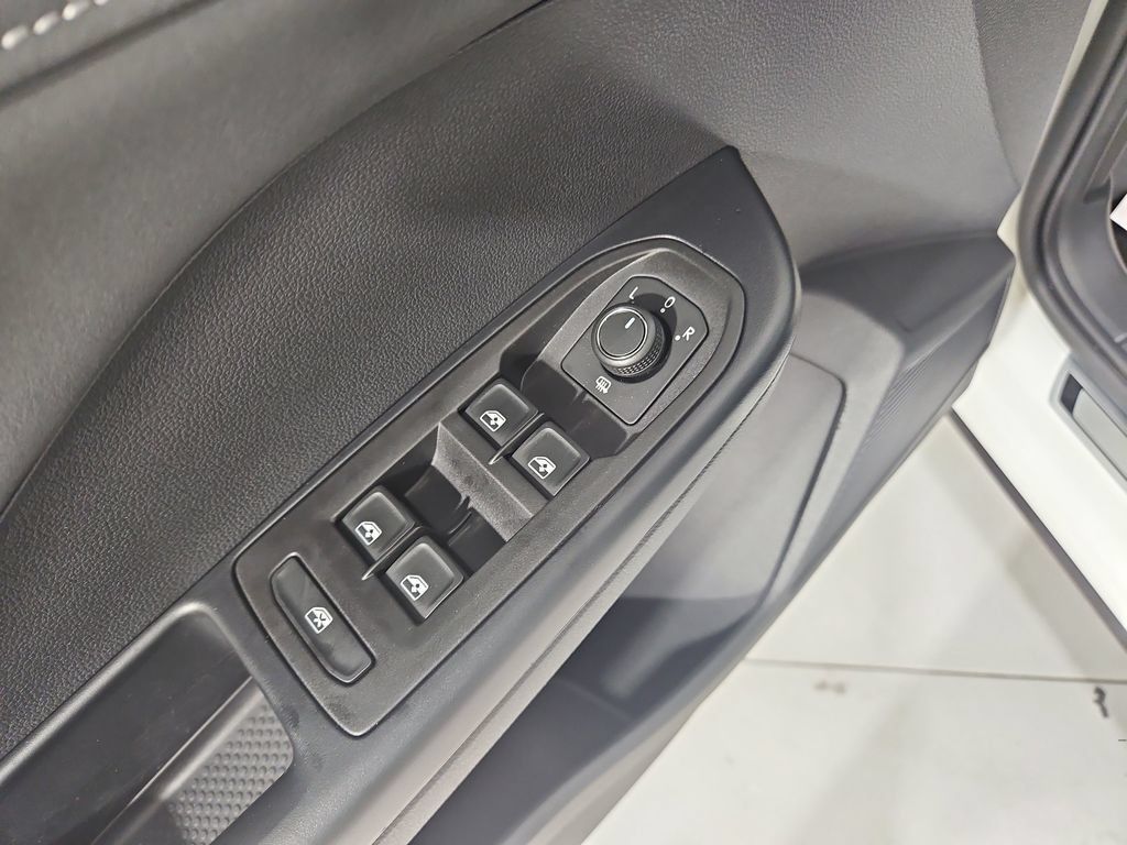 Certified 2026 Volkswagen Taos SE AWD/4WD image 11