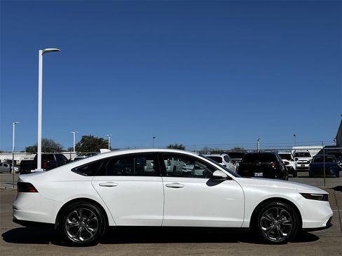 Used 2023 Honda Accord EX-L image 3