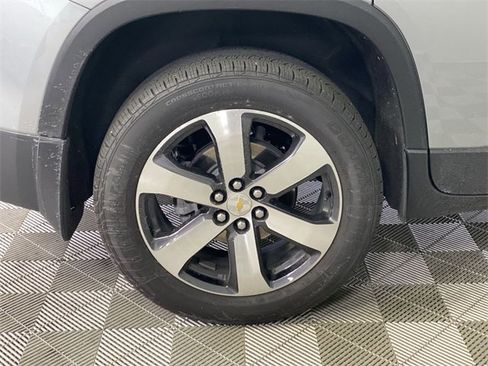 Used 2023 Chevrolet Traverse LT w/ LT Premium Package image 18