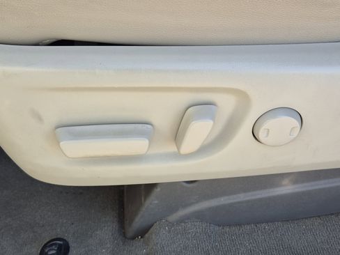 Used 2020 Toyota Sienna XLE w/ XLE Navigation Package image 15