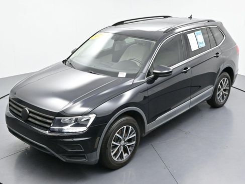 Used 2020 Volkswagen Tiguan SE w/ Panoramic Sunroof Package FWD image 39