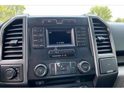 Used 2017 Ford F150 XLT AWD/4WD image 25
