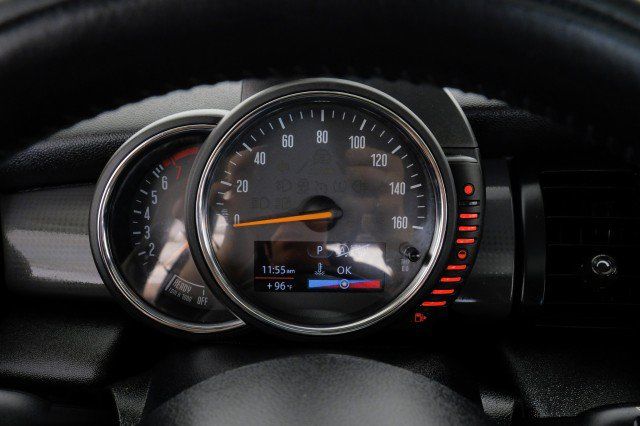Used 2016 MINI Cooper 4-Door Hardtop FWD image 17