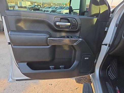 Used 2020 Chevrolet Silverado 3500 LTZ w/ LTZ Premium Package image 17