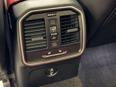 Certified 2026 Porsche Macan S AWD/4WD image 24