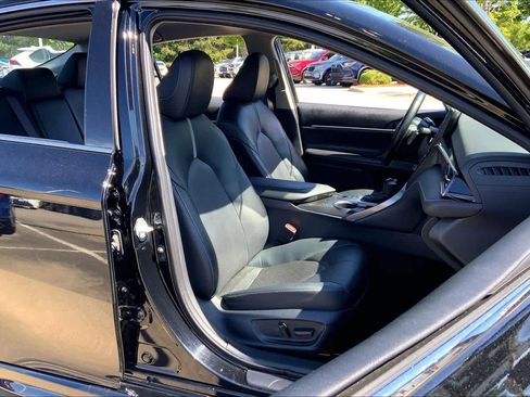 Used 2024 Toyota Camry XSE FWD image 9