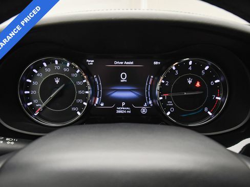 Used 2022 Maserati Quattroporte Modena Q4 image 14