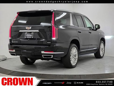 Used 2026 Cadillac Escalade Luxury AWD/4WD image 7
