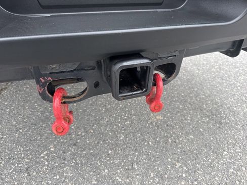 Used 2023 Ford F250 Lariat w/ Chrome Package image 32